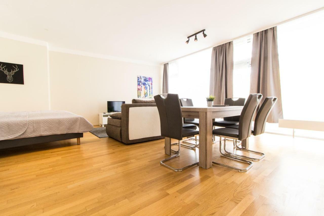 Apartment Kaiserstrasse Vienna Esterno foto